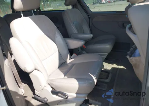 2003 Chrysler Town & Country Limited z USA, uszkodzony, nr VIN 2C8GP64L13R205501